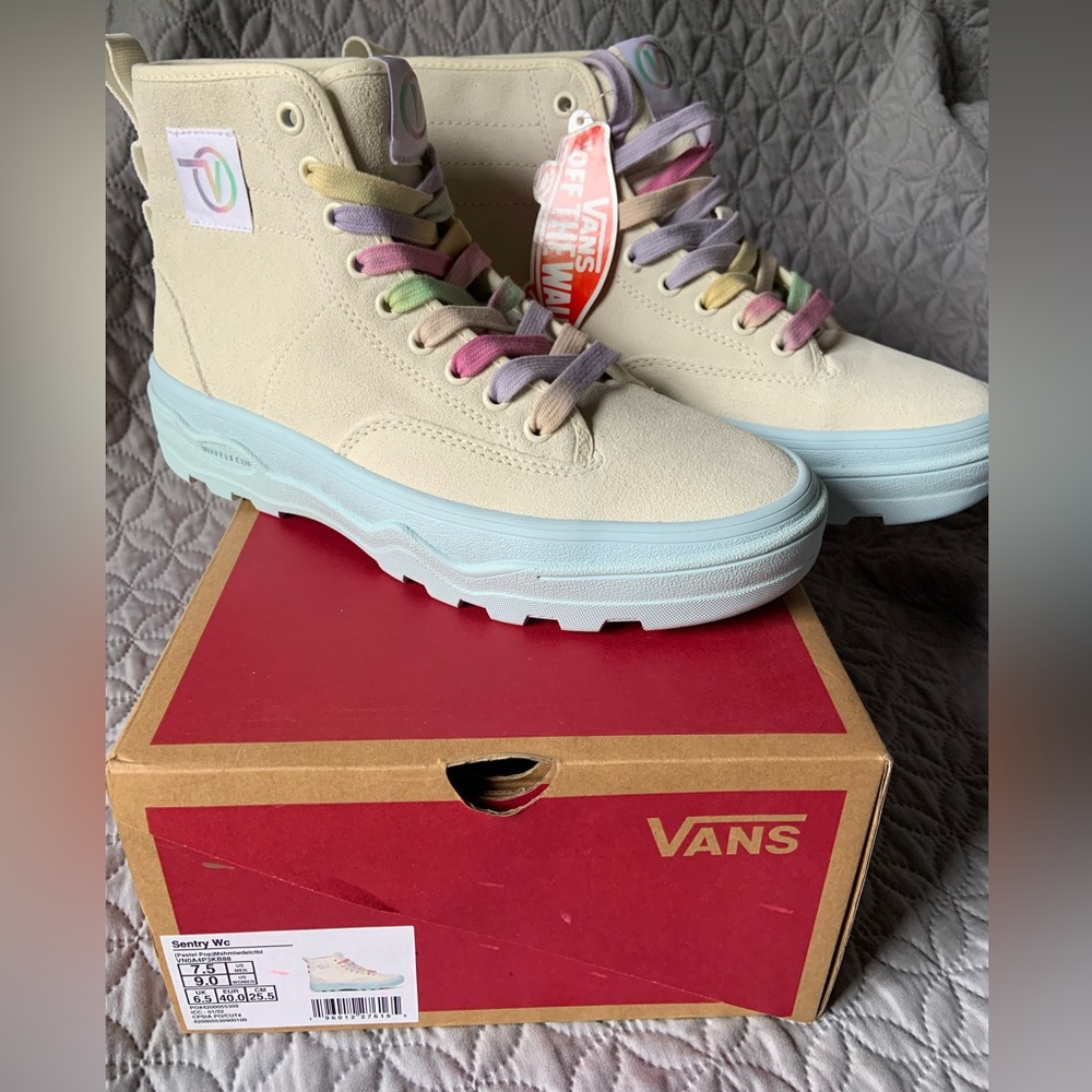 NWT Sz 9 Vans Sentry WC Pastel Pop